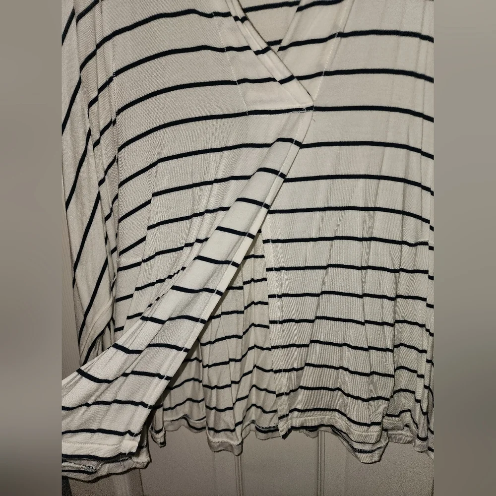 We The Free / Free People V-neck top - Picture 4 of 7